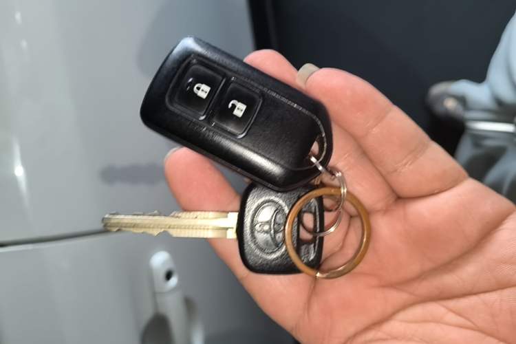 Used Toyota YARiS L Zhi Xuan 2020 X-Trail X 1.5L CVT Leading Edition Vehicle Key