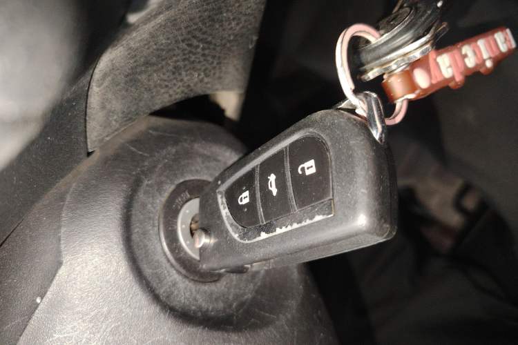 Used Toyota YARiS L Zhi Xuan 2020 1.5L CVT Luxury Edition Vehicle Key