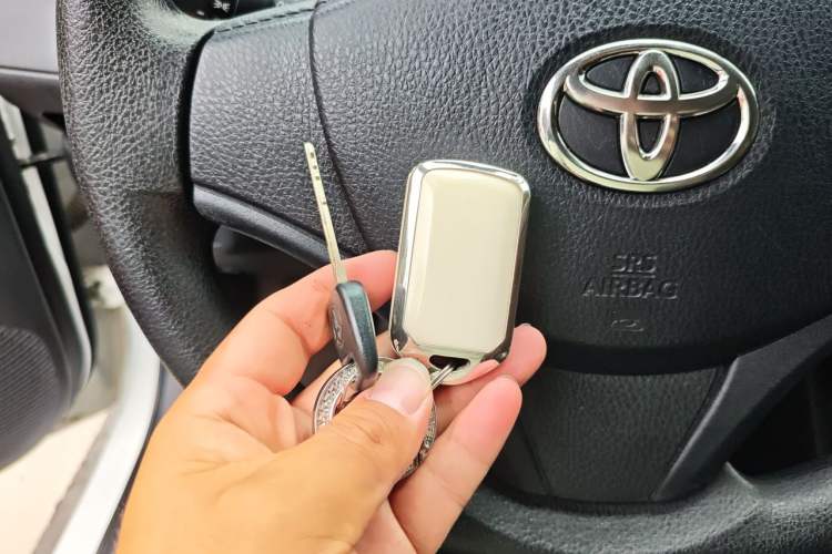 Used Toyota YARiS L Zhi Xuan 2020 1.5L CVT Leading Edition Vehicle Key