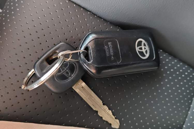Used Toyota YARiS L Zhi Xuan 2020 1.5L CVT Leading Edition Vehicle Key