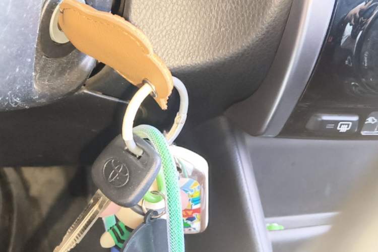 Used Toyota YARiS L Zhi Xuan 2020 1.5L CVT Leading Edition Vehicle Key