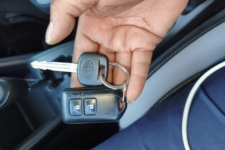 Used Toyota YARiS L Zhi Xuan 2020 1.5L CVT Leading Edition Vehicle Key