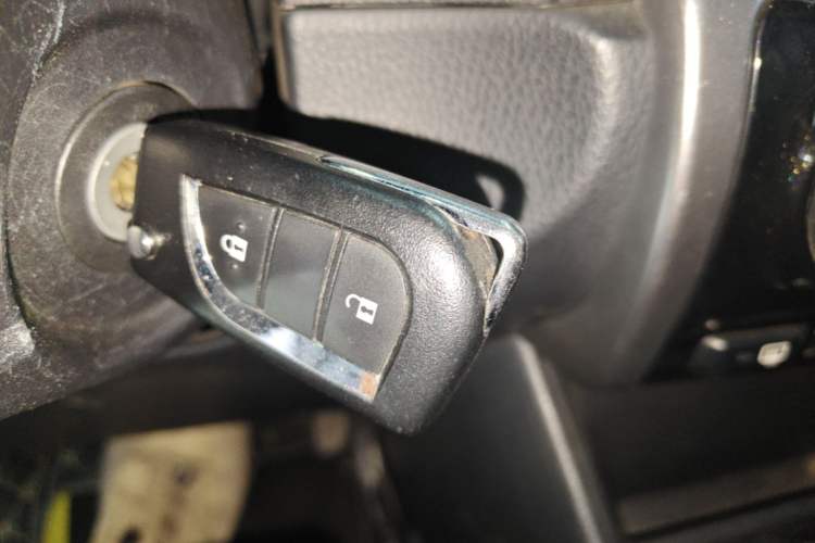 Used Toyota YARiS L Zhi Xuan 2020 X-Trail X 1.5L CVT Leading Edition Vehicle Key