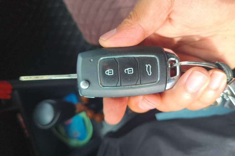 Used Toyota YARiS L Zhi Xuan 2020 X-Trail X 1.5L CVT Leading Edition Vehicle Key