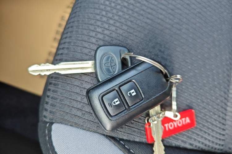 Used Toyota YARiS L Zhi Xuan 2020 1.5L CVT Leading Edition Vehicle Key