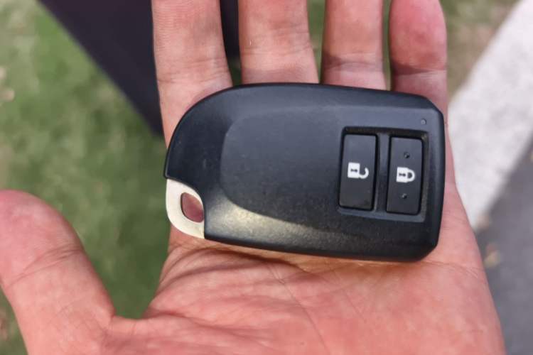 Used Toyota YARiS L Zhi Xuan 2020 X-Trail X 1.5L CVT Prestige Edition Vehicle Key