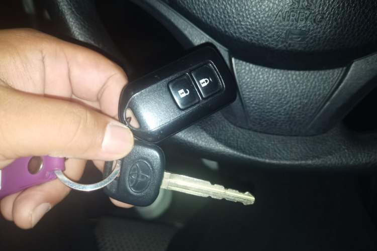 Used Toyota YARiS L Zhi Xuan 2020 1.5L CVT Leading Edition Vehicle Key