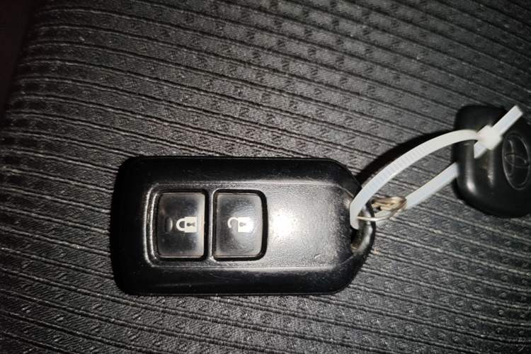 Used Toyota YARiS L Zhi Xuan 2020 X-Trail X 1.5L CVT Leading Edition Vehicle Key