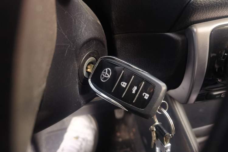 Used Toyota YARiS L Zhi Xuan 2020 X-Trail X 1.5L CVT Leading Edition Vehicle Key
