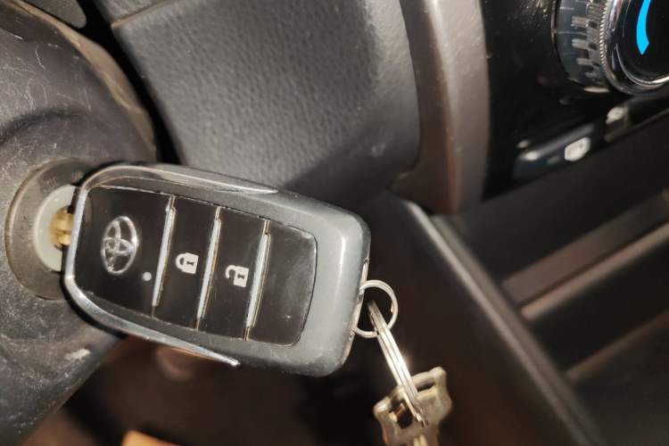 Used Toyota YARiS L Zhi Xuan 2020 X-Trail X 1.5L CVT Leading Edition Vehicle Key