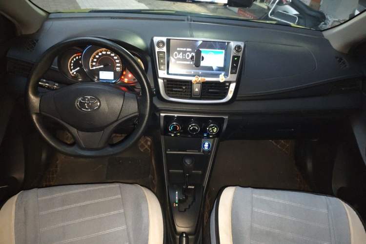 Used Toyota YARiS L Zhi Xuan 2020 1.5L CVT Leading Edition Center Console