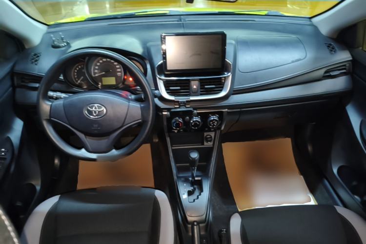 Used Toyota YARiS L Zhi Xuan 2020 X-Trail X 1.5L CVT Leading Edition Center Console