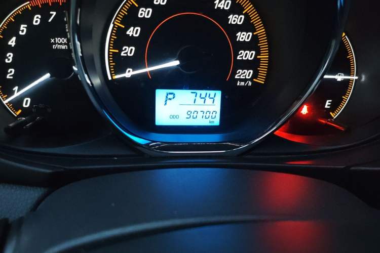 Used Toyota YARiS L Zhi Xuan 2020 1.5L CVT Leading Edition Odometer Close Up