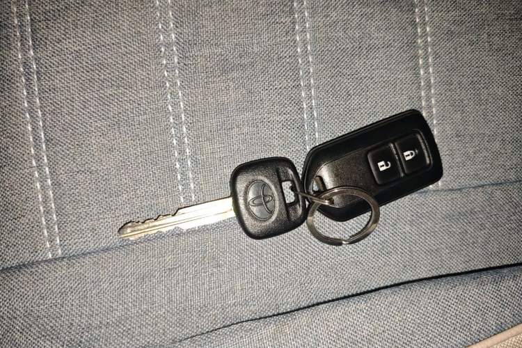 Used Toyota YARiS L Zhi Xuan 2020 1.5L CVT Leading Edition Vehicle Key