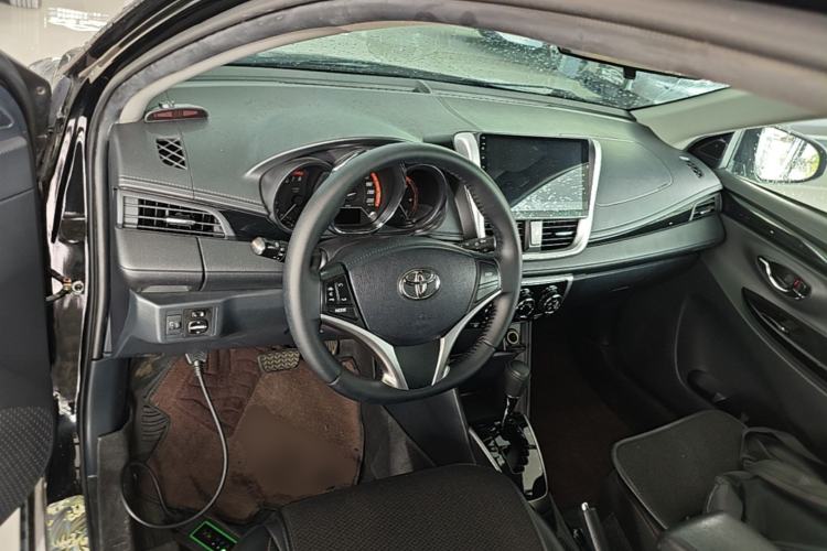 Used Toyota YARiS L Zhi Xuan 2021 X-Trail X 1.5L CVT Prestige Edition Center Console