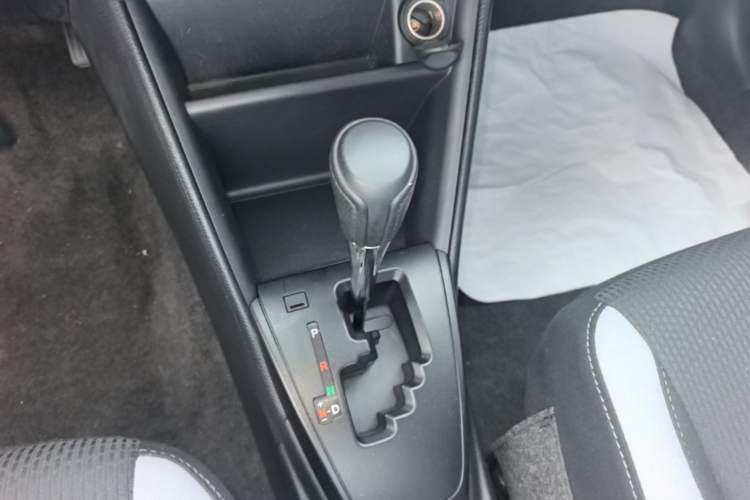 Used Toyota YARiS L Zhi Xuan 2021 1.5L CVT Leading Edition Gear Lever