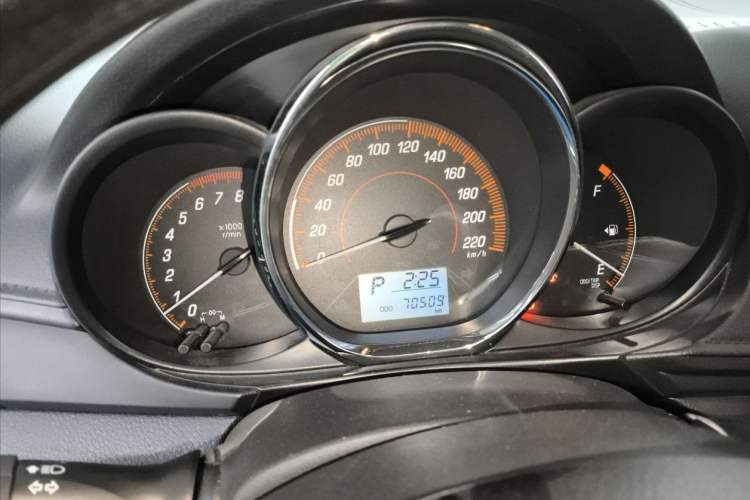 Used Toyota YARiS L Zhi Xuan 2021 1.5L CVT Leading Edition Odometer Close Up