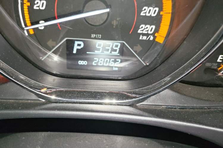 Used Toyota YARiS L Zhi Xuan 2021 X-Trail 1.5L CVT Leading Edition Odometer Close Up