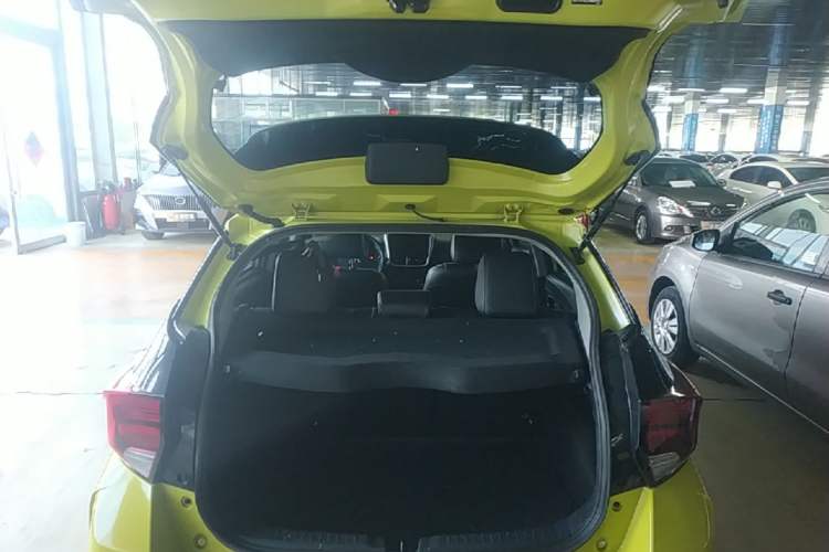 Used Toyota YARiS L Zhi Xuan 2021 X-Trail 1.5L CVT Luxury Edition Trunk