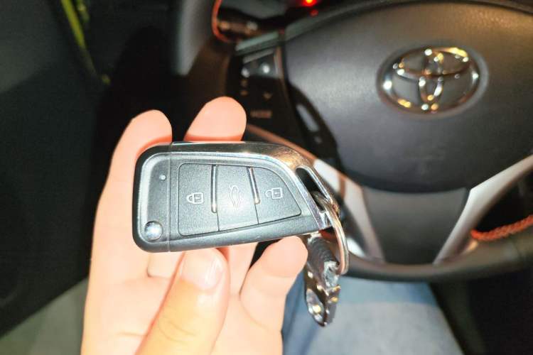 Used Toyota YARiS L Zhi Xuan 2021 X-Trail 1.5L CVT Leading Edition Vehicle Key