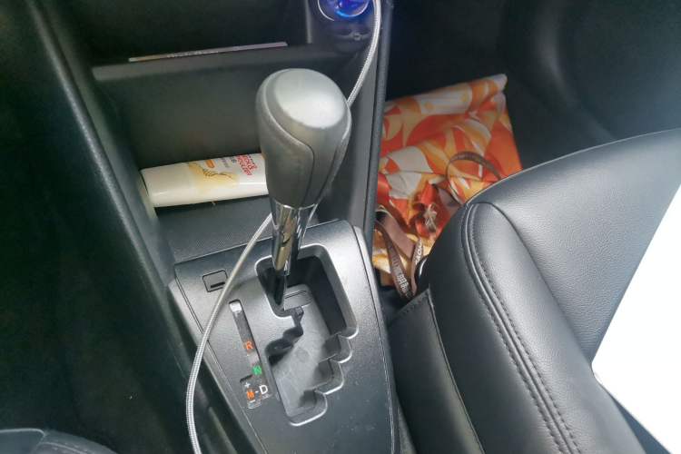 Used Toyota YARiS L Zhi Xuan 2021 1.5L CVT Leading Edition Gear Lever