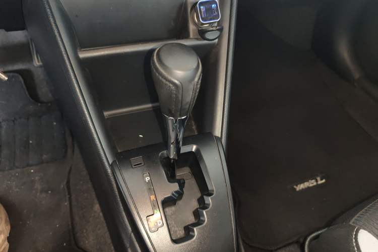 Used Toyota YARiS L Zhi Xuan 2021 1.5L CVT Leading Edition Gear Lever