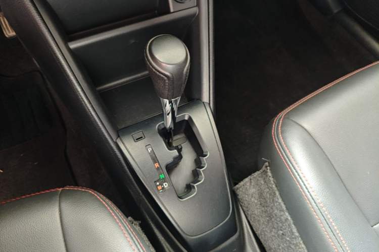 Used Toyota YARiS L Zhi Xuan 2021 1.5L CVT Leading Edition Gear Lever