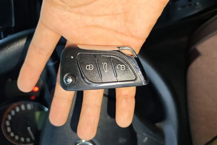 Used Toyota YARiS L Zhi Xuan 2021 X-Trail 1.5L CVT Leading Edition Vehicle Key