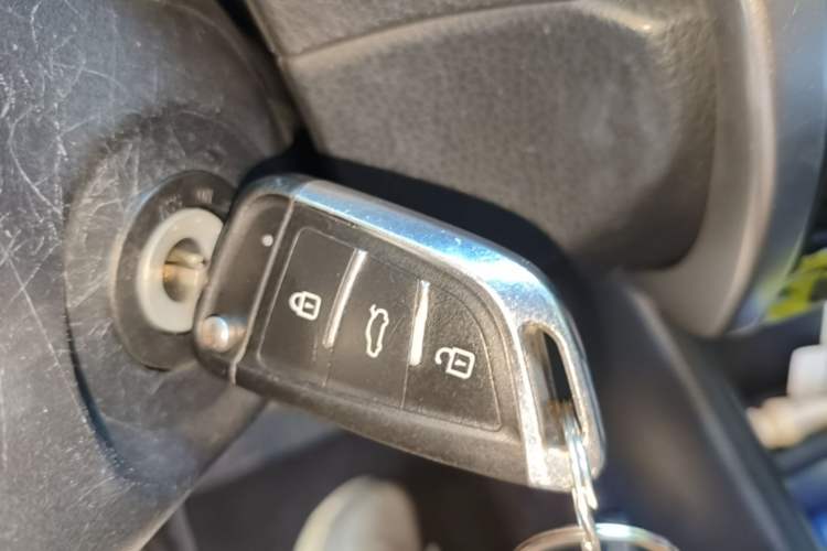 Used Toyota YARiS L Zhi Xuan 2021 X-Trail 1.5L CVT Leading Edition Vehicle Key