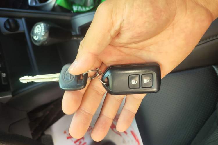 Used Toyota YARiS L Zhi Xuan 2021 X-Trail 1.5L CVT Leading Edition Vehicle Key