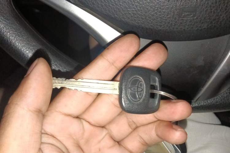 Used Toyota YARiS L Zhi Xuan 2021 X-Trail 1.5L CVT Leading Edition Vehicle Key