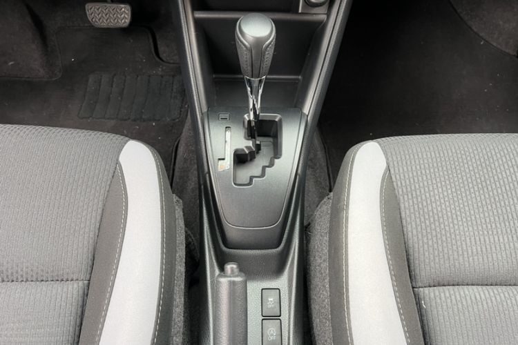 Used Toyota YARiS L Zhi Xuan 2021 1.5L CVT Leading Edition Gear Lever