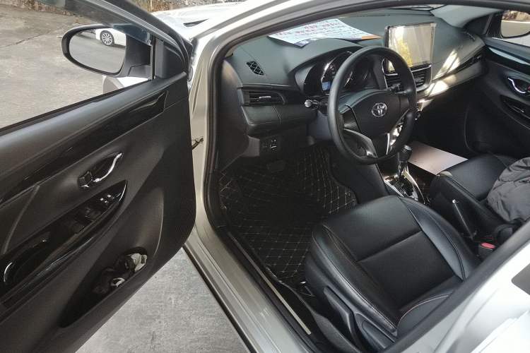 Used Toyota YARiS L Zhi Xuan 2021 1.5L CVT Luxury Edition Interior 3