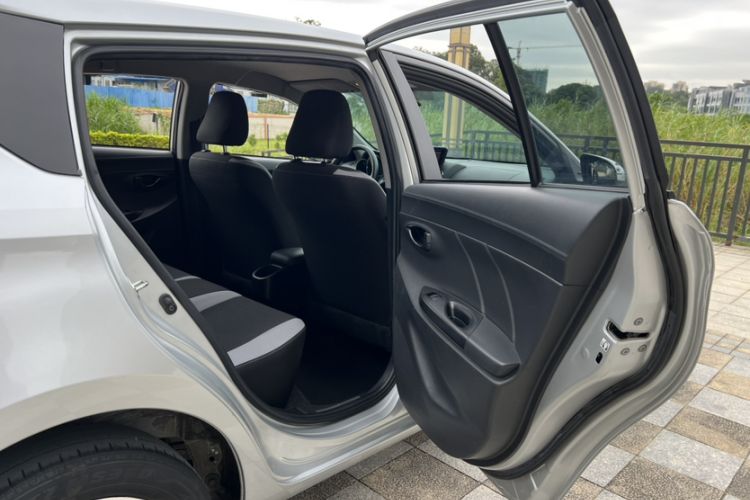 Used Toyota YARiS L Zhi Xuan 2021 1.5L CVT Leading Edition Interior 9