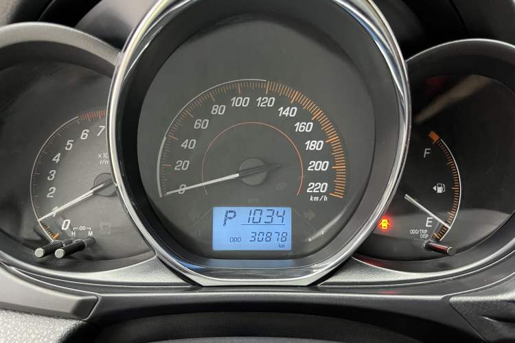 Used Toyota YARiS L Zhi Xuan 2021 1.5L CVT Leading Edition Odometer Close Up