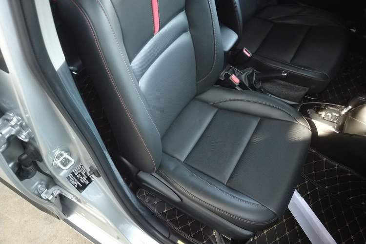 Used Toyota YARiS L Zhi Xuan 2021 1.5L CVT Luxury Edition Right Front Seat
