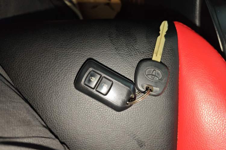Used Toyota YARiS L Zhi Xuan 2021 1.5L CVT Leading Edition Vehicle Key