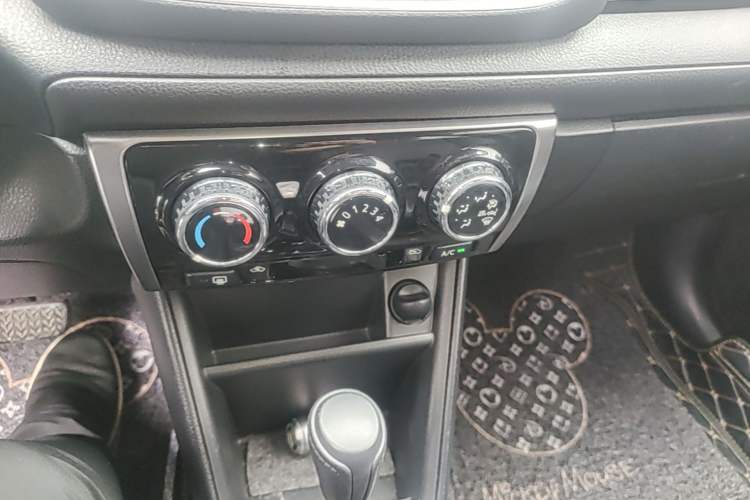 Used Toyota YARiS L Zhi Xuan 2021 X-Trail 1.5L CVT Luxury Edition Audio And AC Panel