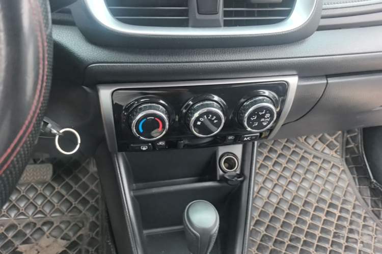 Used Toyota YARiS L Zhi Xuan 2021 X-Trail 1.5L CVT Leading Edition Audio And AC Panel