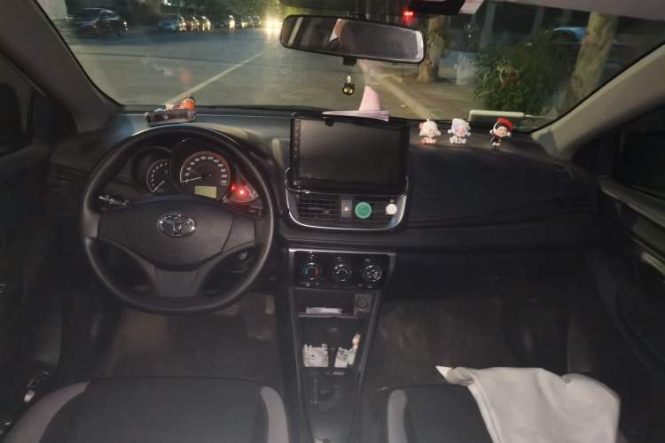 Used Toyota YARiS L Zhi Xuan 2021 X-Trail 1.5L CVT Leading Edition Center Console