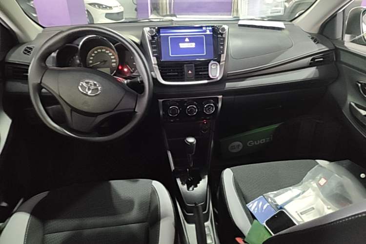 Used Toyota YARiS L Zhi Xuan 2021 X-Trail 1.5L CVT Leading Edition Center Console
