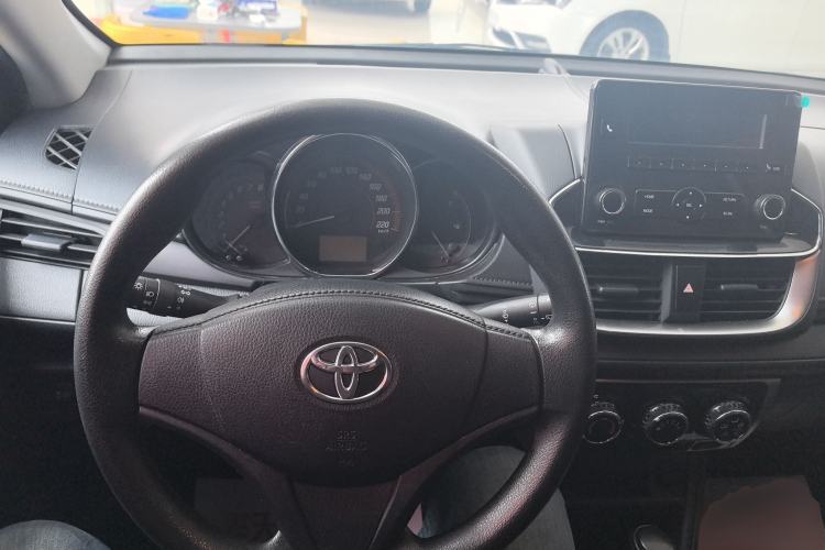 Used Toyota YARiS L Zhi Xuan 2021 1.5L CVT Leading Edition Center Console