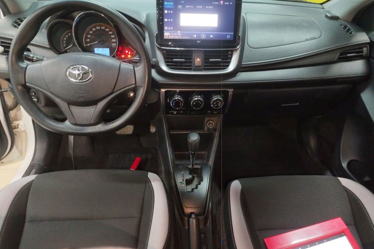 Used Toyota YARiS L Zhi Xuan 2021 1.5L CVT Leading Edition Center Console