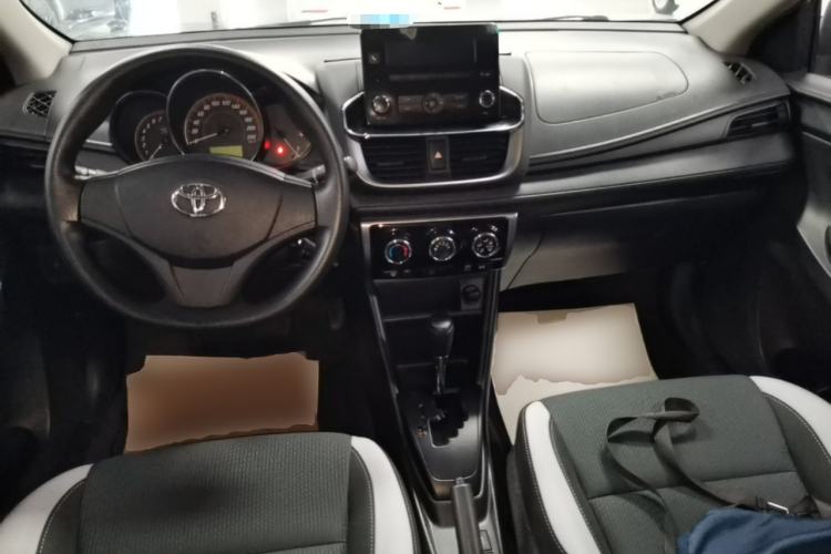 Used Toyota YARiS L Zhi Xuan 2021 1.5L CVT Leading Edition Center Console
