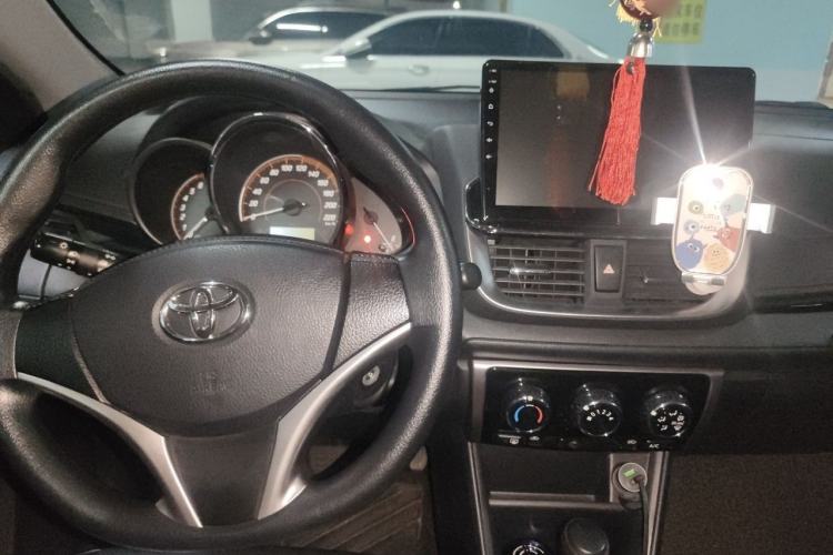 Used Toyota YARiS L Zhi Xuan 2021 1.5L CVT Luxury Edition Center Console