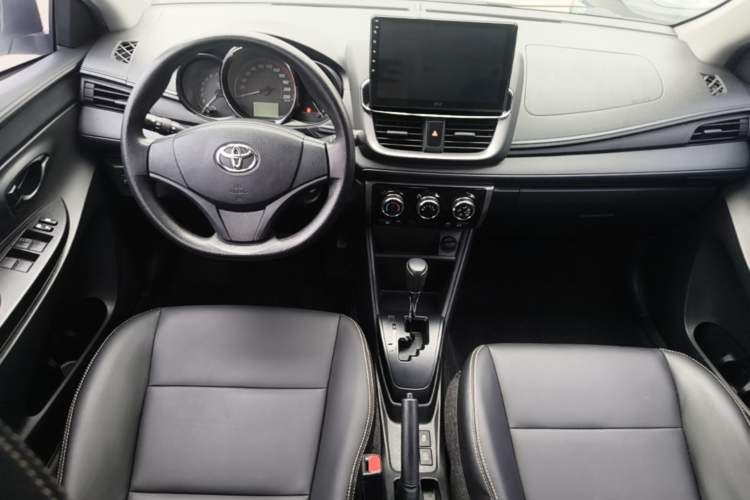 Used Toyota YARiS L Zhi Xuan 2021 1.5L CVT Leading Edition Center Console