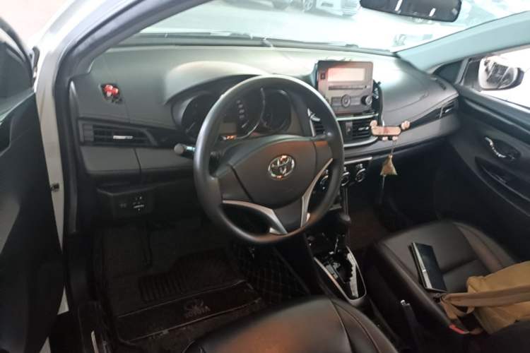 Used Toyota YARiS L Zhi Xuan 2021 X-Trail 1.5L CVT Luxury Edition Center Console
