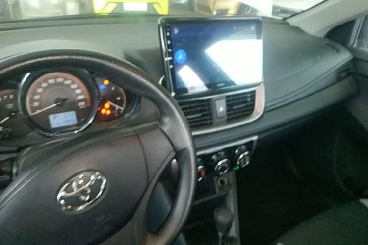 Used Toyota YARiS L Zhi Xuan 2021 X-Trail 1.5L CVT Leading Edition Center Console