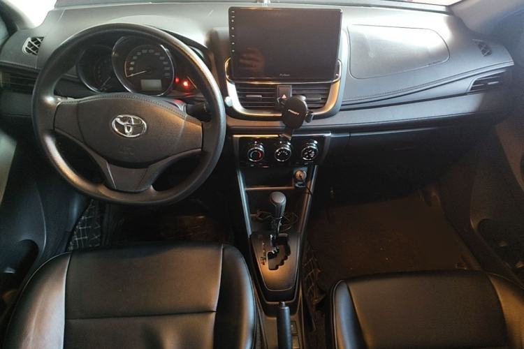 Used Toyota YARiS L Zhi Xuan 2021 1.5L CVT Leading Edition Center Console