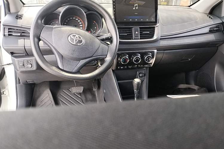 Used Toyota YARiS L Zhi Xuan 2021 X-Trail 1.5L CVT Leading Edition Center Console